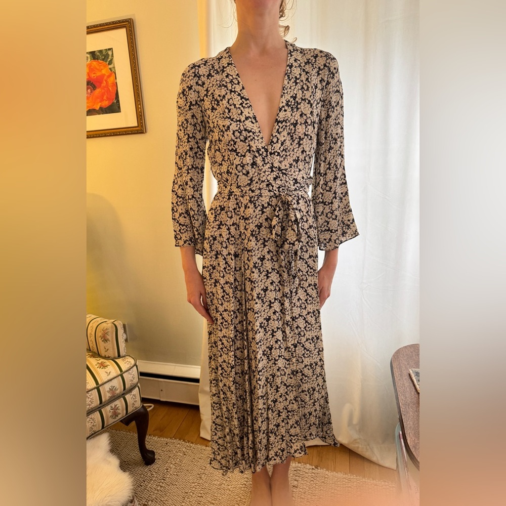 Doen Augusta Dress in Faded Queen Anne's Floral (minor spots) - Picture 16 of 16